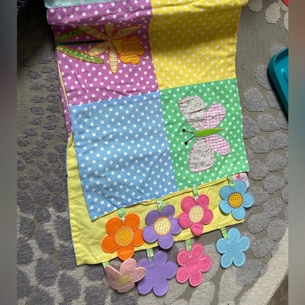 Quacker Factory spring table runner 62inchs + the flowers (close to 70 inches)